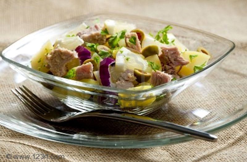 Glina - grad-glina.net - Hladna predjela - Salata s tunom