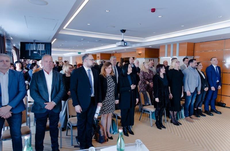 Glina - grad-glina.net - Politika - Konačno! – što ili tko se krije iza poruke koja se velikom brzinom širi po društvenim mrežama?