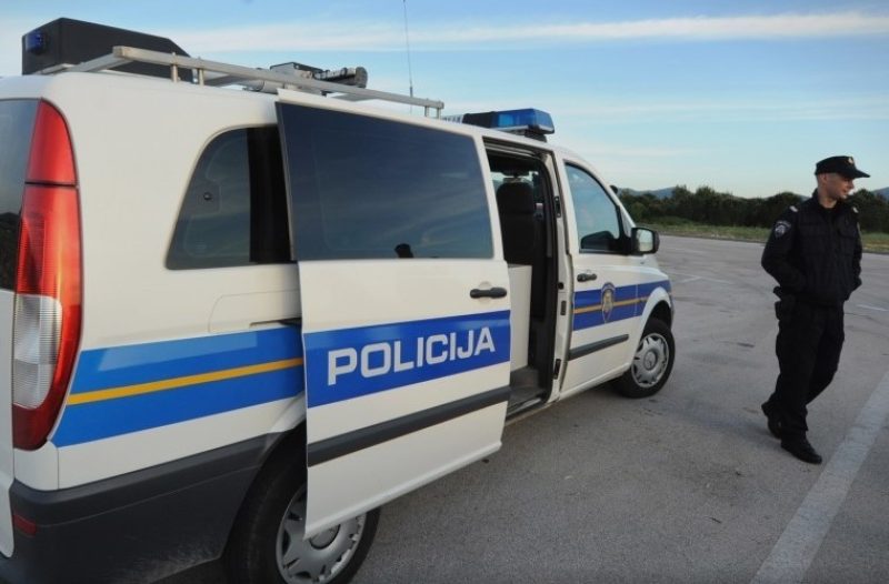 Glina - grad-glina.net - Zbog krađe automobila uhićena dvojica Sirijaca na području Metkovića